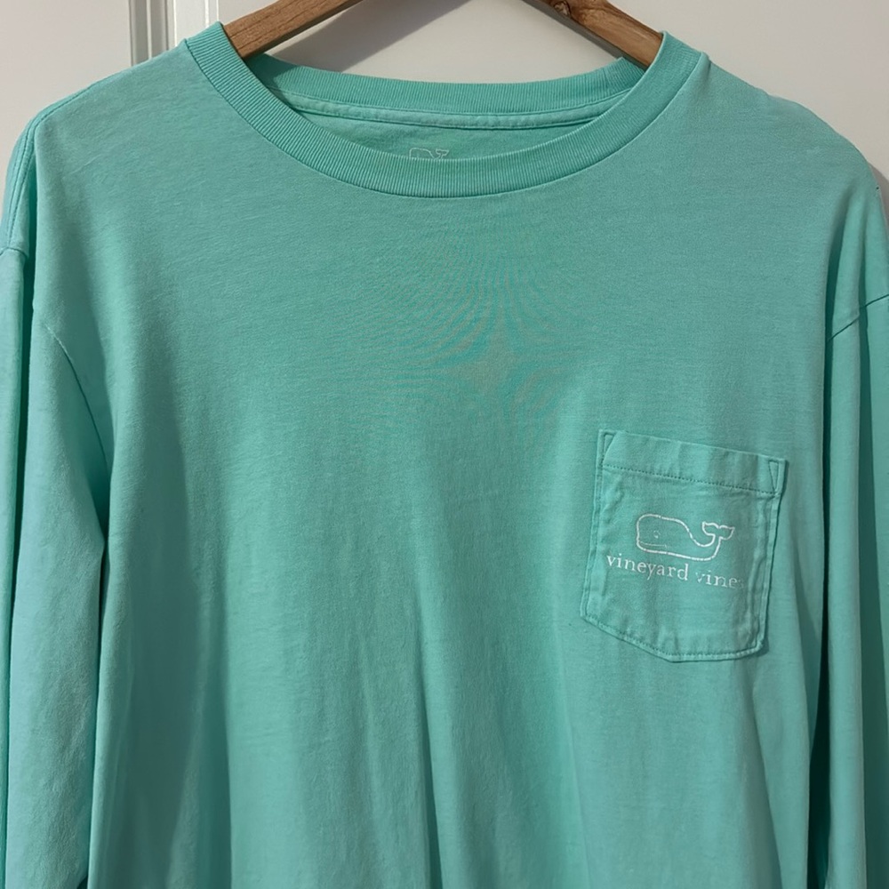 Light turquoise VV long sleeve T-shirt with whale logo